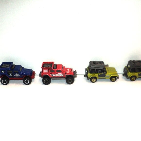 Lot of 4 Jeep Wranglers Green 1998, Red 2011, Blue 2011 Matchbox Diecast 1:64 - Picture 4 of 5
